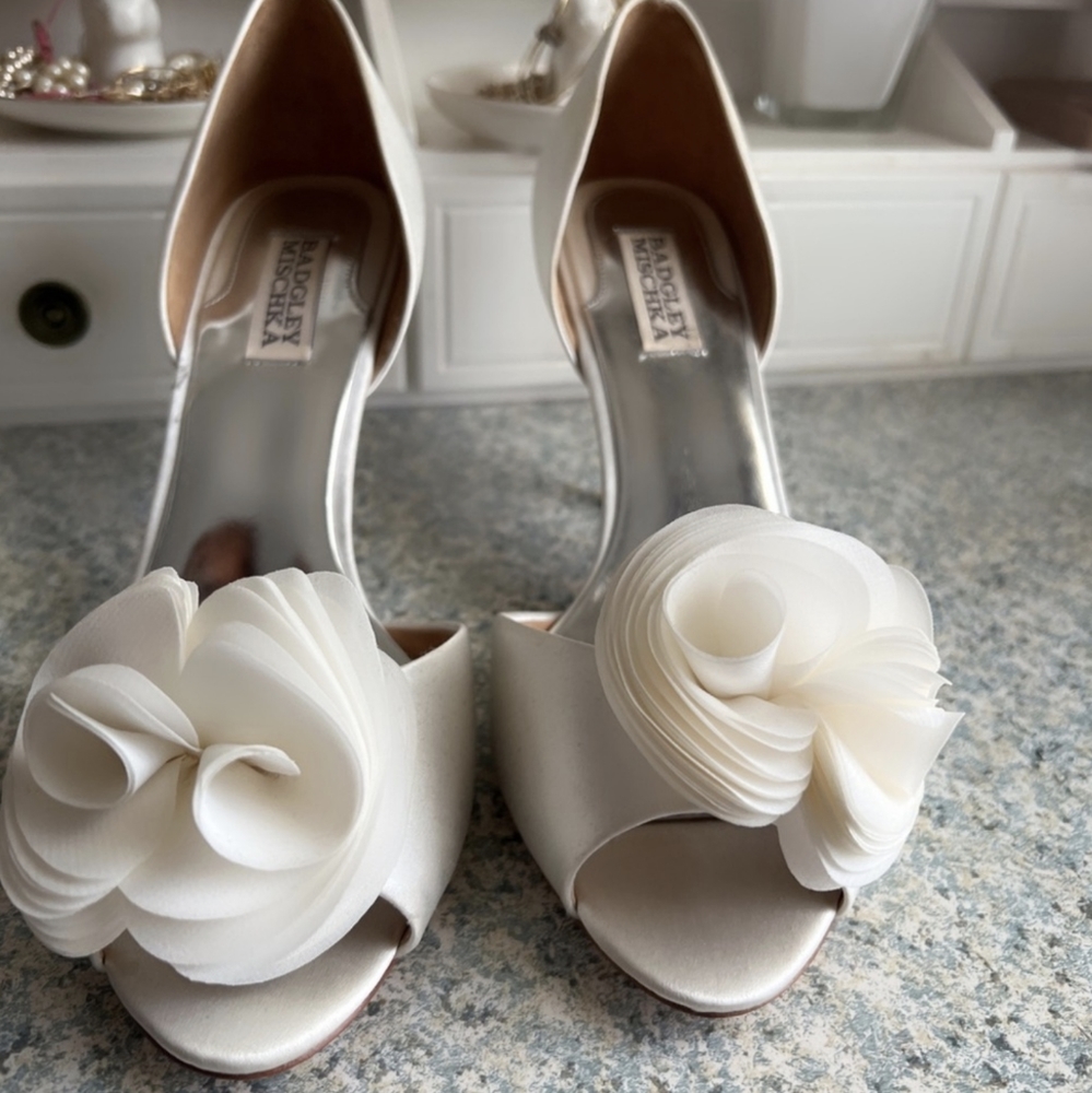 Badgley Mischka White Heels